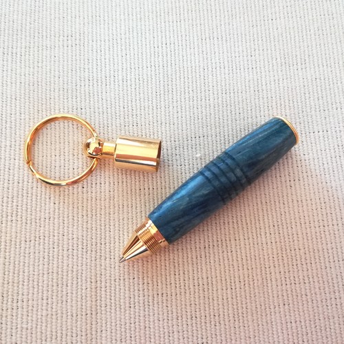 栃杢 染め木 キーホルダーペン 1 18 文房具 ステーショナリー トモヱ工房 通販 Creema クリーマ ハンドメイド 手作り クラフト作品の販売サイト
